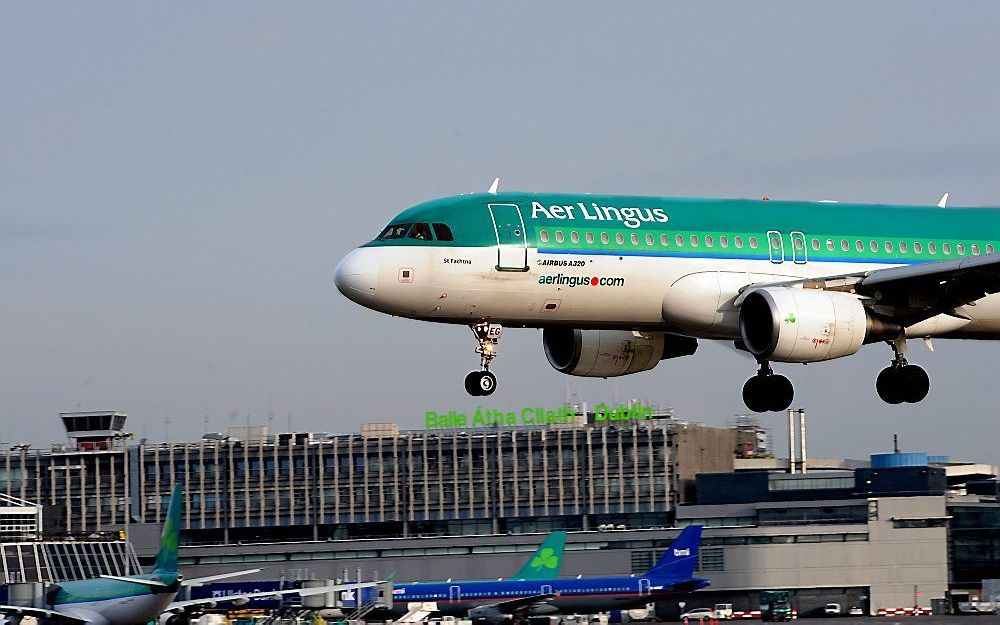 De Ierse luchtvaartmaatschappij Aer Lingus overweegt verder in de kosten te snijden . Foto EPA