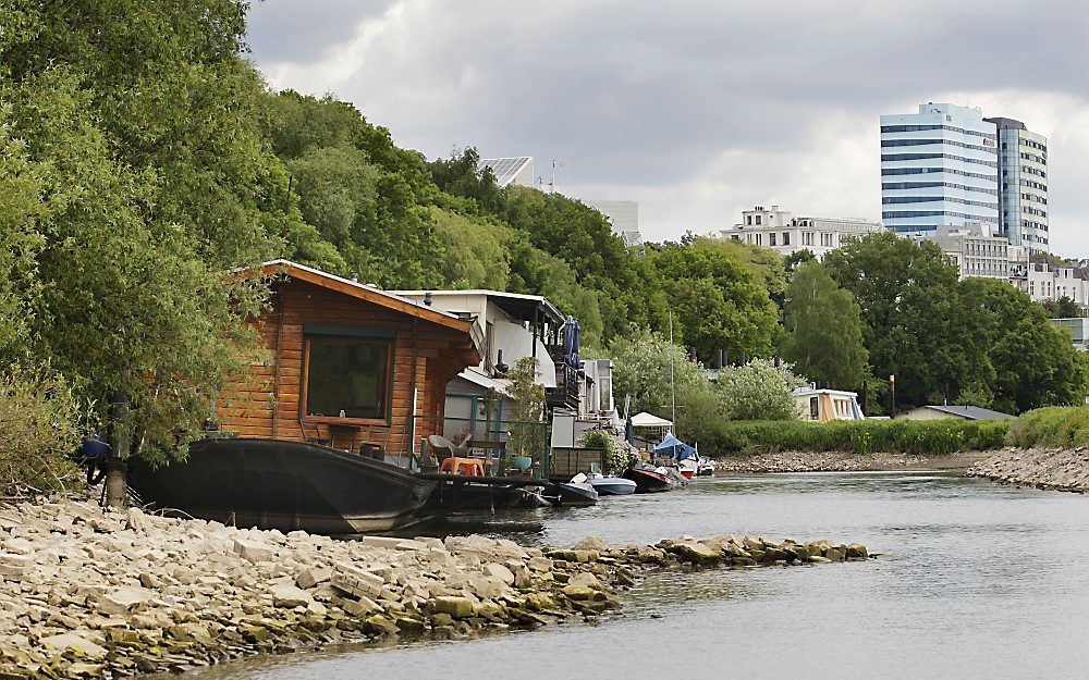 Lage waterstand van de Rijn bij Arnhem. Foto ANP