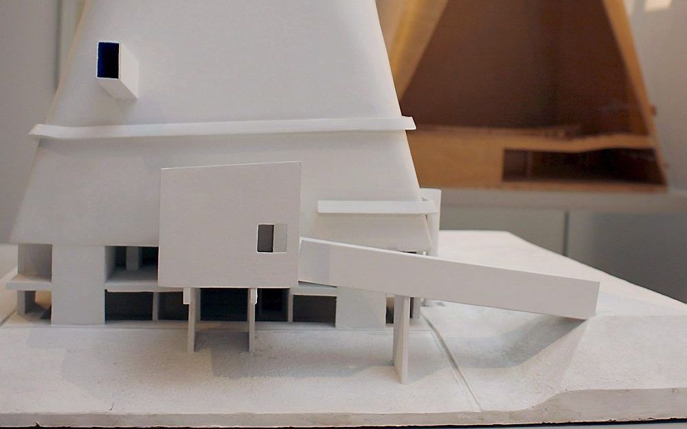 Schaalmodellen van de Saint-Pierre church in Firminy van Le Corbusier.  Foto EPA