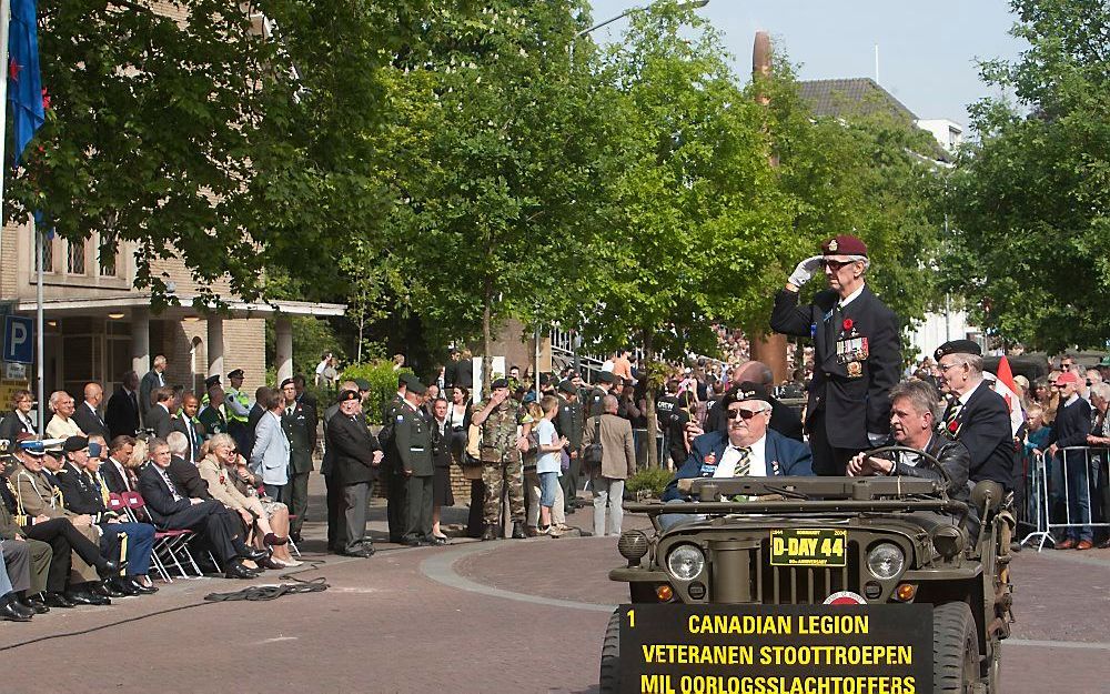 Nederland vierde gisteren Bevrijdingsdag. In Wageningen was er het jaarlijkse veteranendefilé. Foto Herman Stöver