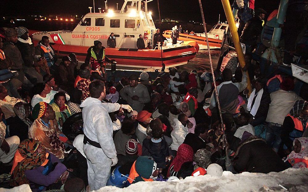 Honderden vluchtelingen arriveerden vannacht op Lampedusa. Foto EPA