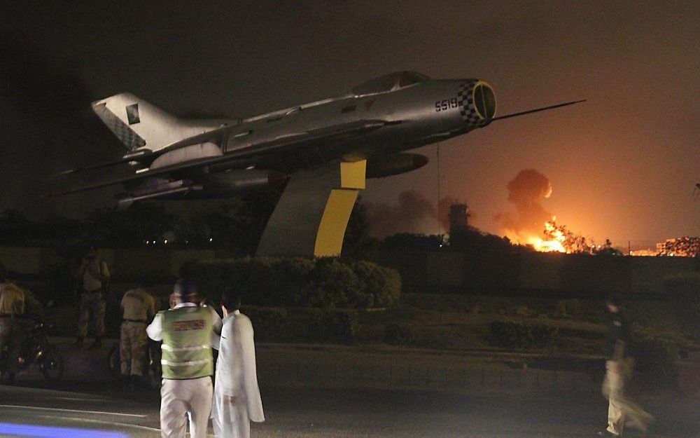 Rook boven Mehranbasis, Karachi. Foto EPA