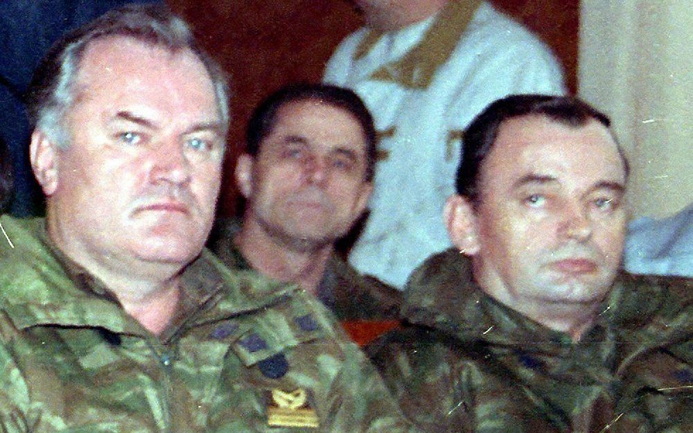 Mladic (l.). Foto EPA