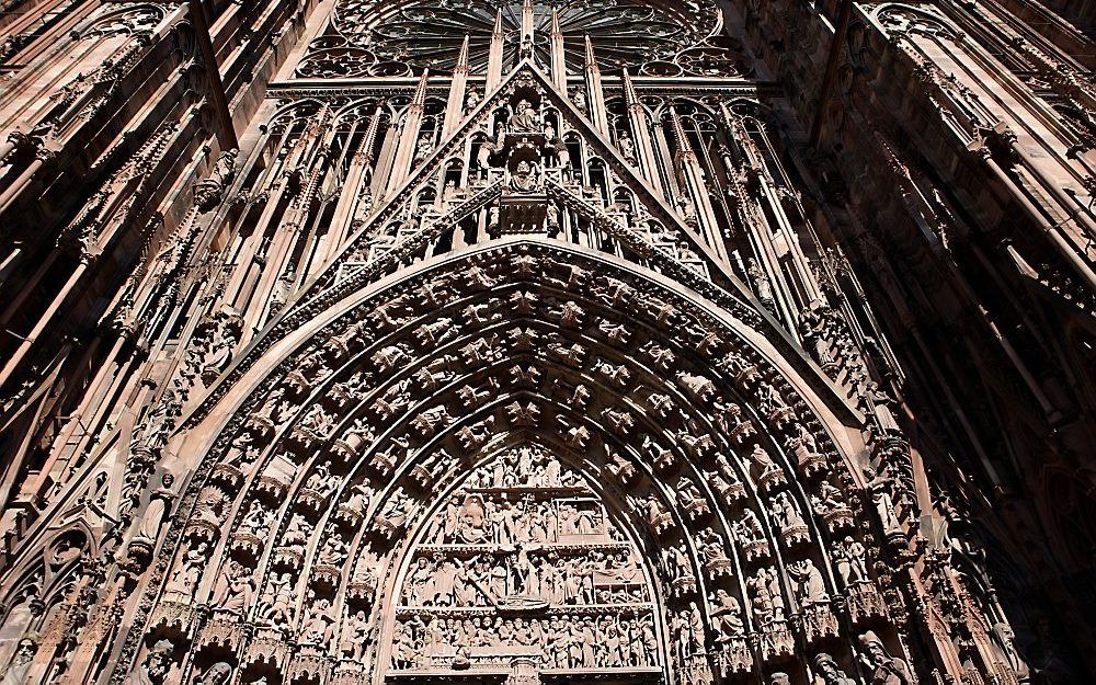 STRAATSBURG – „Het is tien uur ’s avonds en de kerkklokken van de kathedraal in het Franse Straatsburg beieren gedurende tien minuten.” Foto RD, Sjaak Verboom