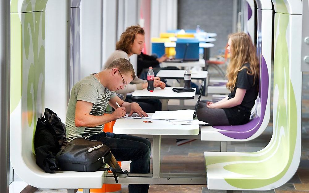 „Door landelijke toetsing wordt het hbo een soort verlengd voortgezet onderwijs.” Foto ANP