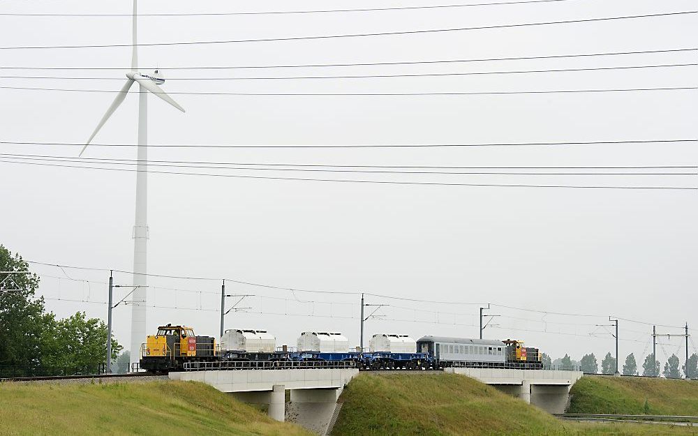 Het transport vanuit Borssele op weg naar Frankrijk. Foto EPA