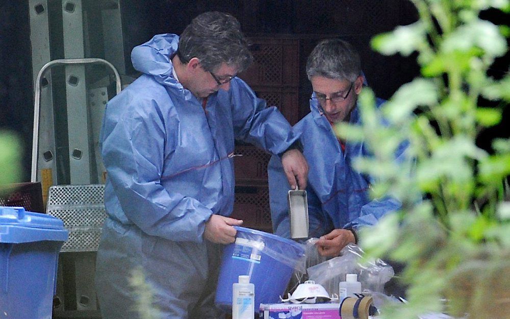 Onderzoek naar besmetting op een Duitse boerderij. Foto EPA