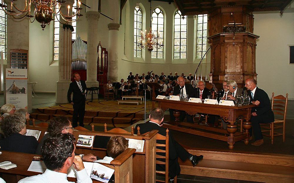 In de St.-Michaëlskerk te Oudewater vond zaterdag het afscheid plaats van M. J. Uijl van Friedensstimme. Foto Arthur van Werkhoven