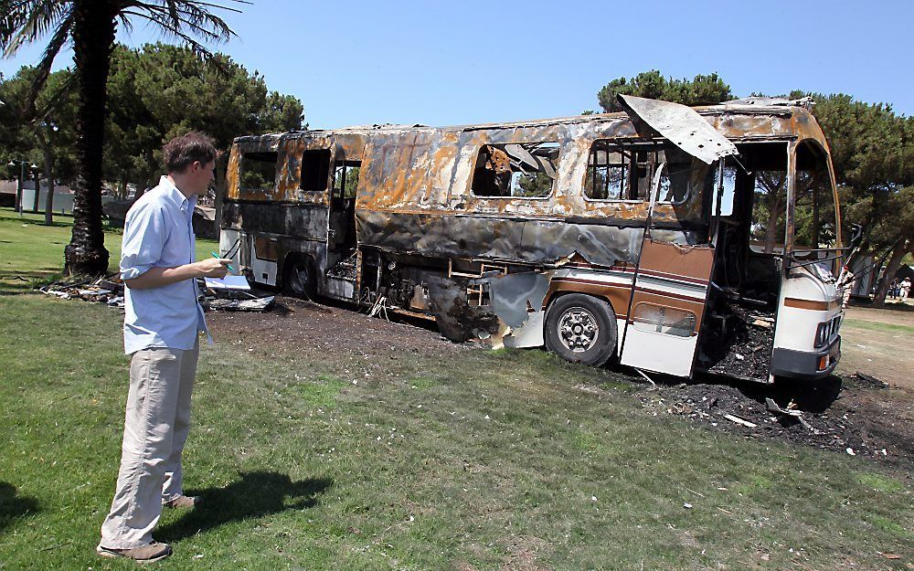 Een door de NAVO gebombardeerde bus van Gaddafi. Foto EPA