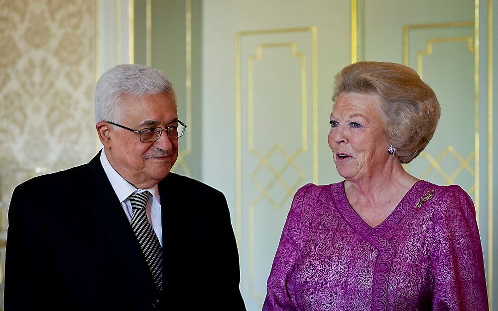 DEN HAAG - De Palestijnse president Mahmoud Abbas heeft donderdag een ontmoeting met koningin Beatrix op Paleis Huis ten Bosch in Den Haag. Foto ANP