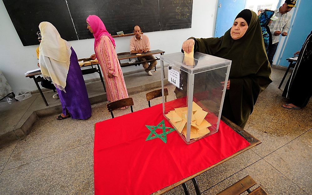 Marokkanen brengen vrijdag hun stem uit. Foto EPA