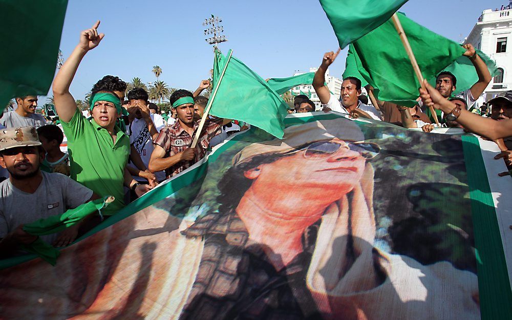 Pro-Gaddafi-aanhangers in Tripoli. Foto EPA