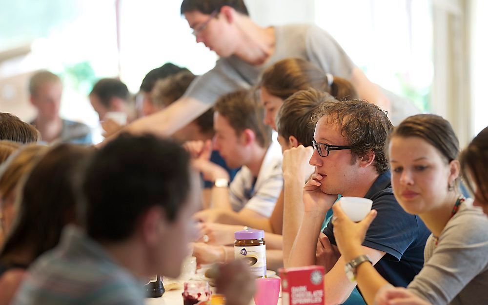 De reformatorische studentenvereniging CSFR houdt in Ommen haar jaarlijkse meerdaagse zomerconferentie. Het thema is: ”Waarom zou ik naar de kerk gaan?” Foto Frank Uijlenbroek