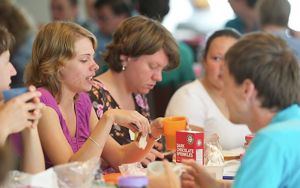 OMMEN  – De meerdaagse zomerconferentie van de CSFR wordt gehouden in Ommen. Het thema van de bijeenkomst is ”Waarom zou ik naar de kerk gaan?” Foto Frank Uijlenbroek