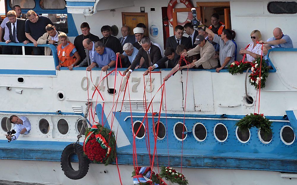 Herdenking van de ramp met het cruiseschip op de Wolga. Foto EPA