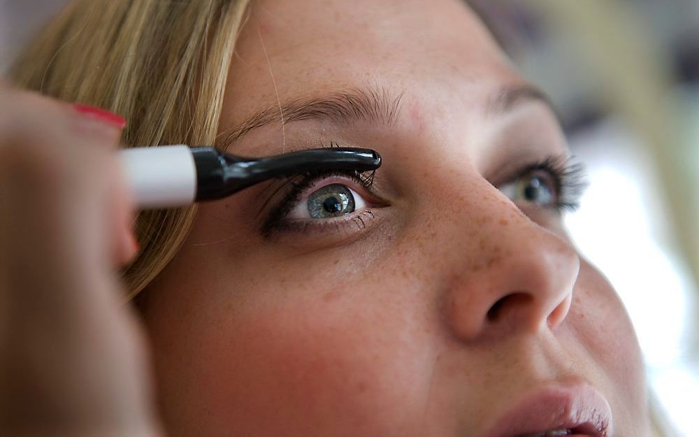 Acht van vijftien veelgebruikte cosmeticaproducten bevatten nanodeeltjes, zonder dat dit als zodanig op de verpakking staat vermeld. Foto ANP