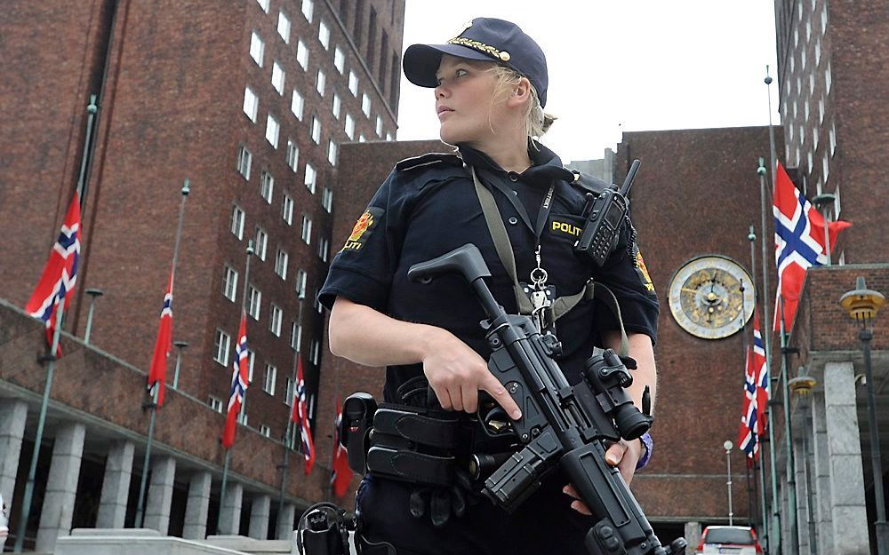 Verhoogde waakzaamheid voor het stadhuis van Oslo. Foto EPA