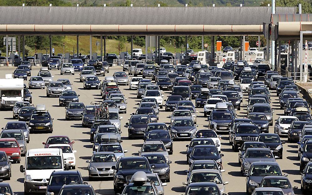 File bij de tolweg op de Franse A7 nabij Vienne.  Foto EPA