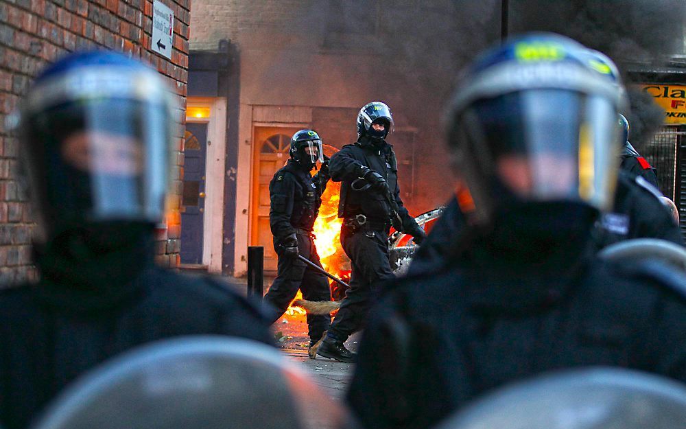 Oproerpolitie in Noord-Londen. Foto EPA