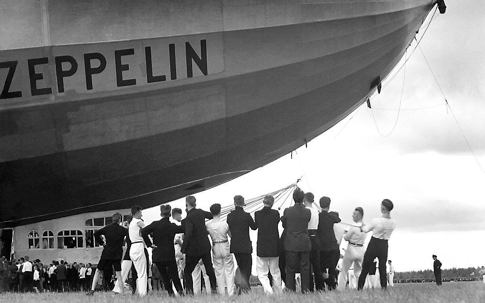 Graf Zeppelin in 1932 op Vliegveld Twente. Foto ANP