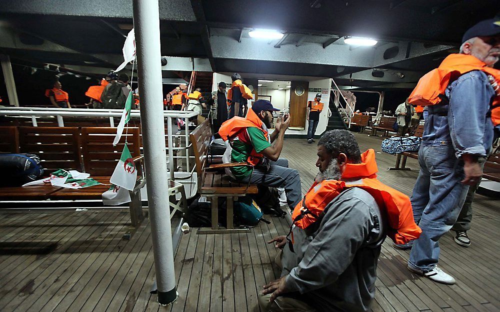 Activisten op de Mavi Marmara onderweg naar Gaza. Foto EPA