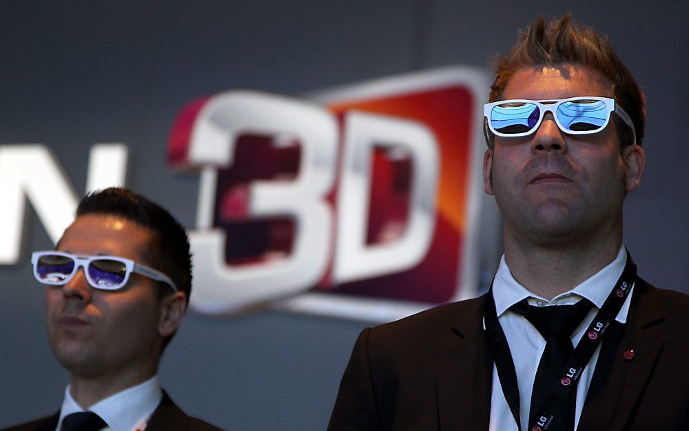 3D-beelden bekijken moet op IFA vaak met speciale bril. Foto EPA