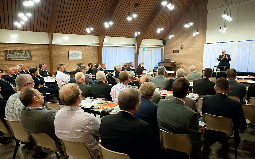 In Nieuwe-Tonge sprak dinsdagavond dr. H. van den Belt. Foto Wim van Vossen Fotografie