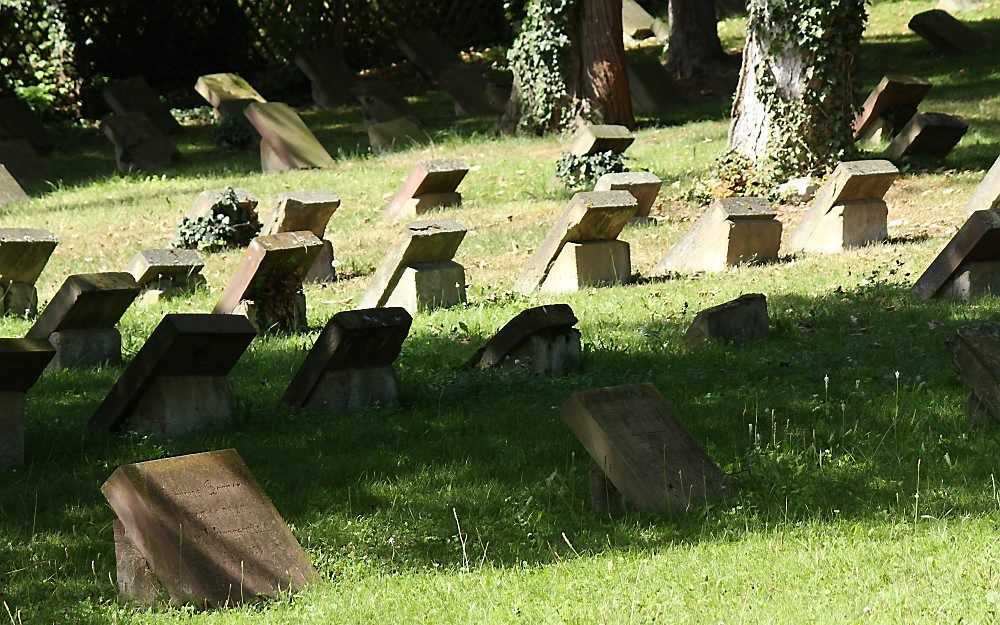 De begraafplaats van de hernhutters in Korntal, bij 
Stuttgart. Hier liggen verschillende zendelingen uit de negentiende en twintigste eeuw begraven.	Foto RD