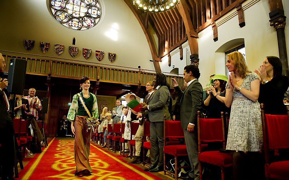 Kleine Prinsjesdag wordt vrijdag gehouden in de Ridderzaal die in de opstelling staat voor Prinsjesdag in Den Haag. De Koningin van de Jeugd loopt naar haar troon om de Troonrede voor te lezen. Foto ANP