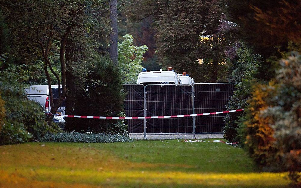 Politie verricht dinsdag onderzoek achter het kantoor van vakbond CNV in Den Haag. Foto ANP