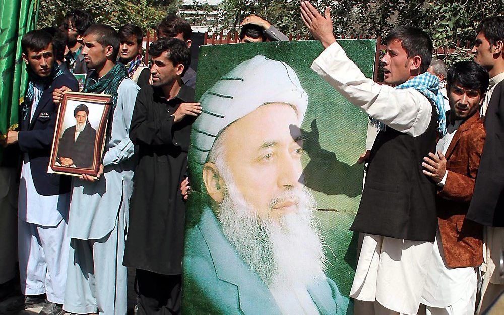 Pakistanen rouwen om de dood van Rabbani. Foto EPA