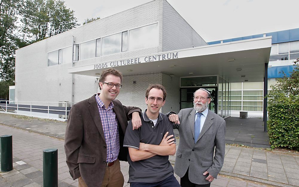 De auteurs van het boek ”Sjechechejanoe”, v.l.n.r.: Bart Wallet, Paul van Trigt en Hans Polak. Foto RD, Anton Dommerholt