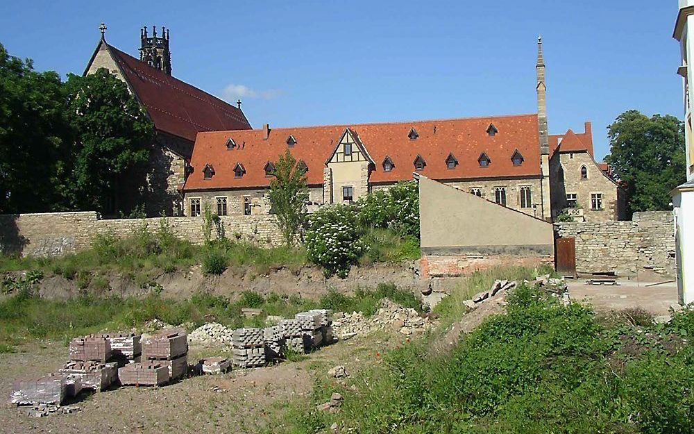 In het augustijnenklooster in Erfurt, waar Luther ooit theologie studeerde, heeft paus Benedictus XVI vrijdag een gesprek met de leiding van de Evangelische Kerk in Duitsland. Foto RD