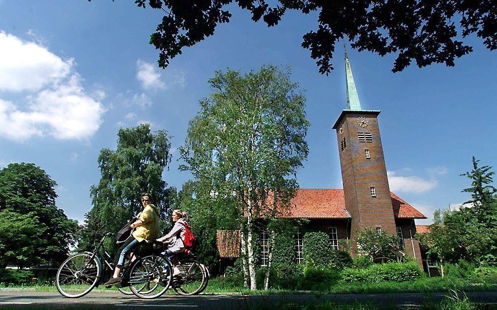 Kinderhospice De Glind blijft in gemeente Barneveld. Op de foto de kerk in het dorp De Glind. Foto ANP