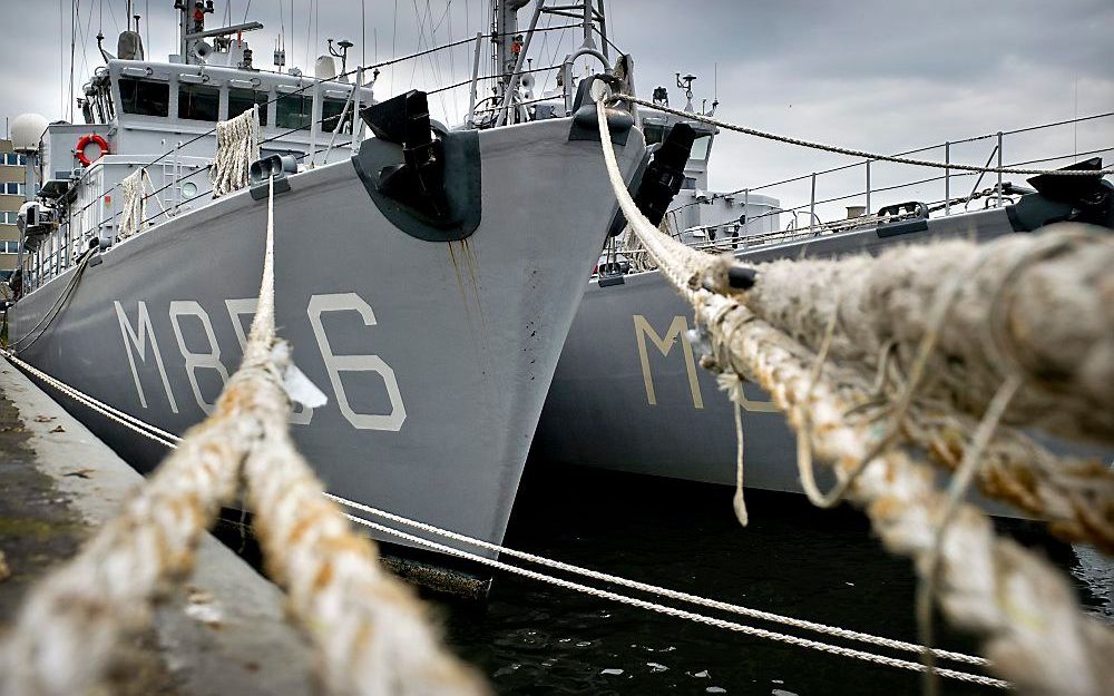 De Nederlandse marine heeft voor de kust van Libië voor het eerst een mijn geruimd. Op de foto twee mijnenjagers in de haven van Den Helder. Foto ANP