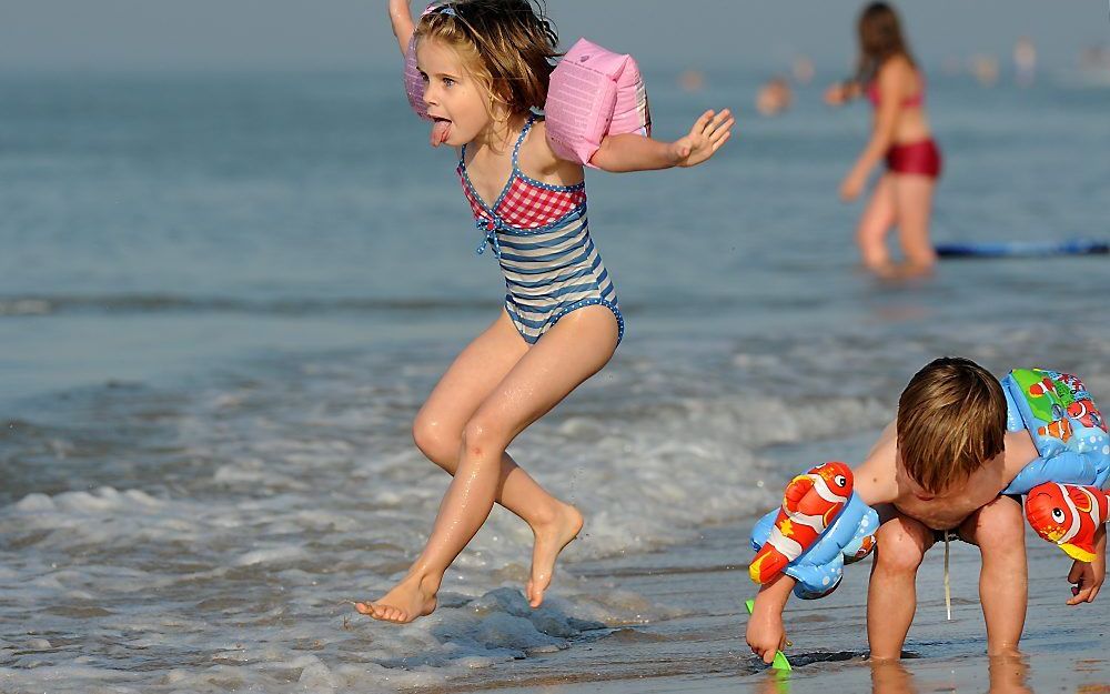 Strand Oostkapelle.  Foto ANP