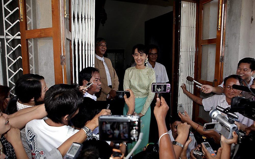 Aung San Suu Kyi van de democratische partij in Birma werd jarenlang onder huisarrest geplaatst. Foto EPA