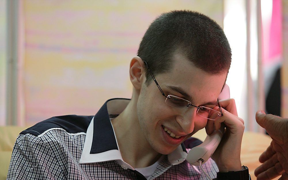 Gilad Shalit dinsdag na zijn vrijlating. Foto EPA