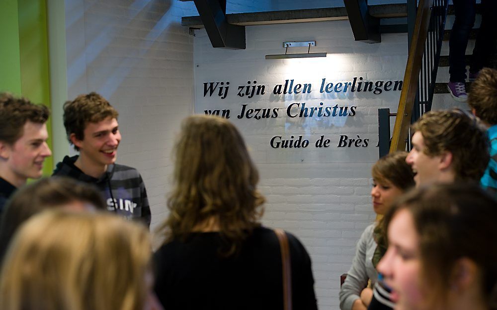 Tekst in de hal van de gereformeerd vrijgemaakte scholengemeenschap Guido de Brès in Amersfoort. Foto Puntuit