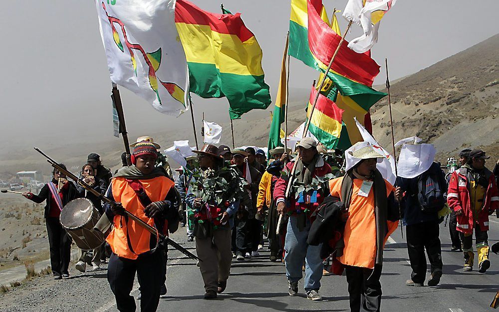 De Boliviaanse president Evo Morales heeft dinsdag aangeboden om met een groep van circa 2000 snelwegbetogers te praten over het stoppen van het protest. Foto EPA