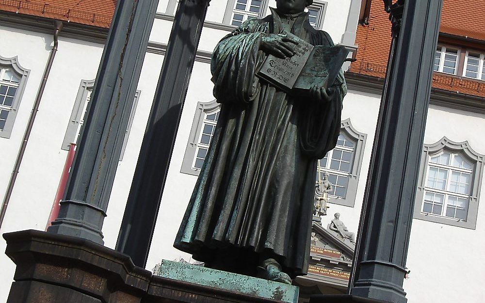 WITTENBERG – Standbeeld van de reformator Maarten Luther in het Duitse Wittenberg. Ook dit jaar worden er in Nederland op verschillende plaatsen Reformatieherdenkingsbijeenkomsten georganiseerd. Foto RD