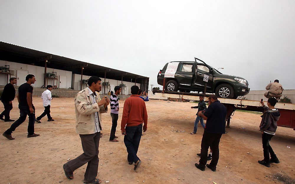 De auto waarmee Gaddafi uit Sirte is gevlucht. Foto EPA