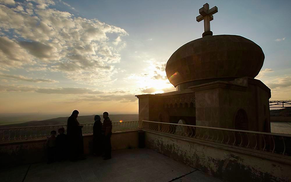 Een kerk op een bergketen in het noorden van Irak. Kerken mogen op geen enkele manier evangeliseren in het land. Als blijkt dat christenen moslims ertoe hebben overgehaald christen te worden, volgen zware represailles. Foto RD