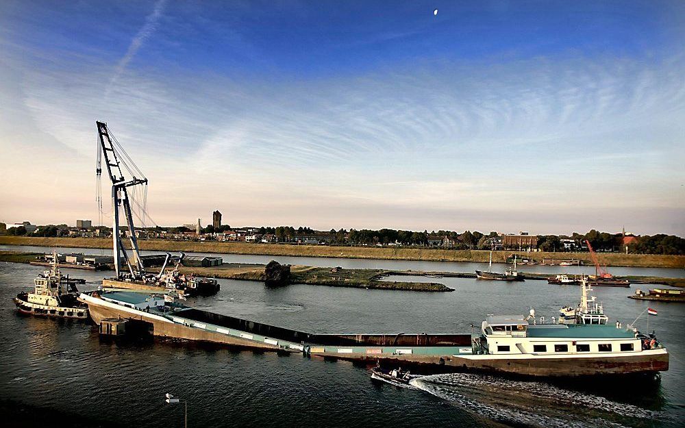 Middensluis IJmuiden (2004)  Foto ANP