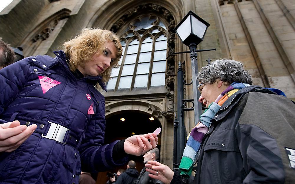 Het weigeren van de hostie aan praktiserende homoseksuelen zorgde vorig jaar voor protest in Reusel en Den Bosch. Foto ANP