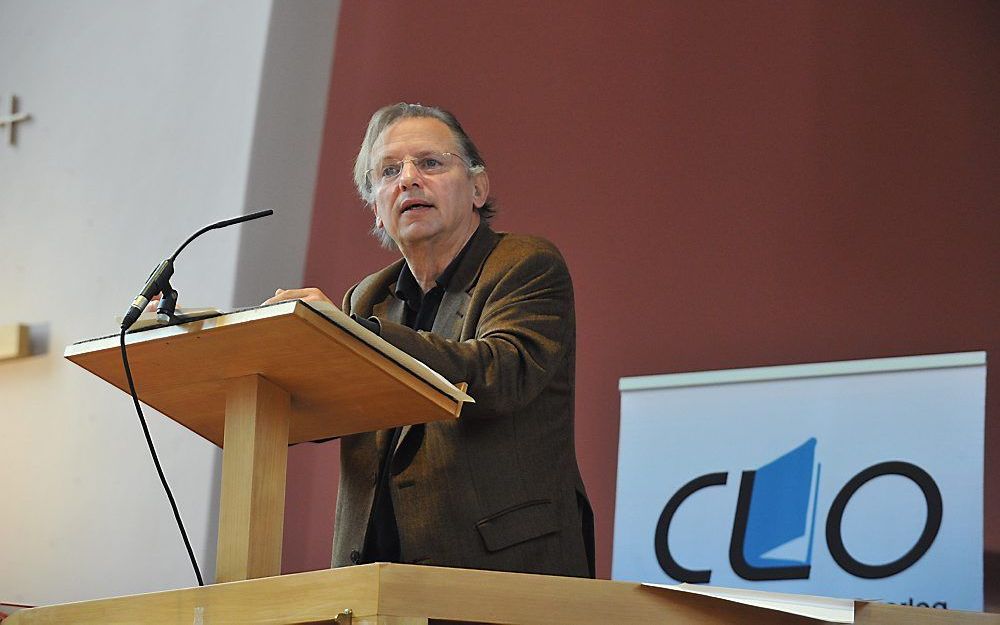 Willem Jan Otten spreekt op de CLO Literatuurdag. Foto Erik Kottier.