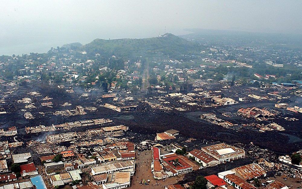 Beelden van de stad Goma, nadat deze in 2002 door lava werd overspoeld. Foto EPA