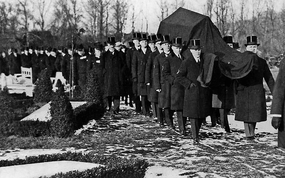 De begrafenis van dr. Geesink. Foto uit ”Gereformeerde Ethiek”, dr. W. Geesink