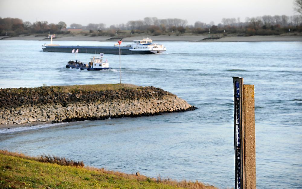 Lage waterstand rivier de Maas. Foto ANP