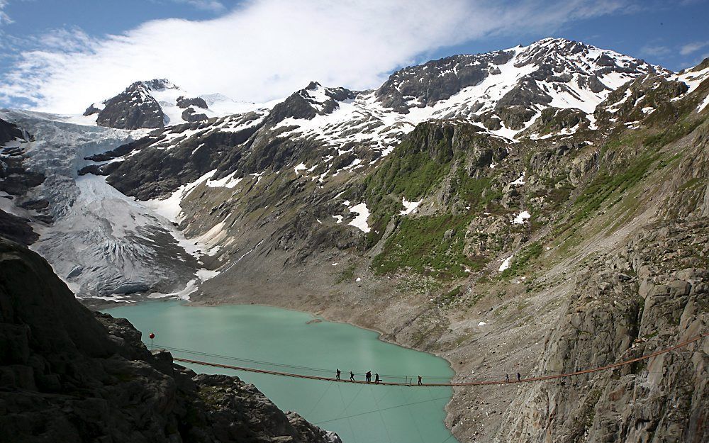 De gletsjers in de Franse Alpen worden steeds kleiner. Op de foto de Trift-gletser in Zwitserland. Foto EPA